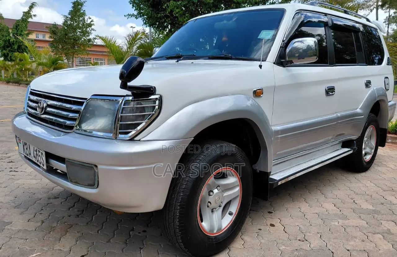 Toyota Land Cruiser Prado 2001 White