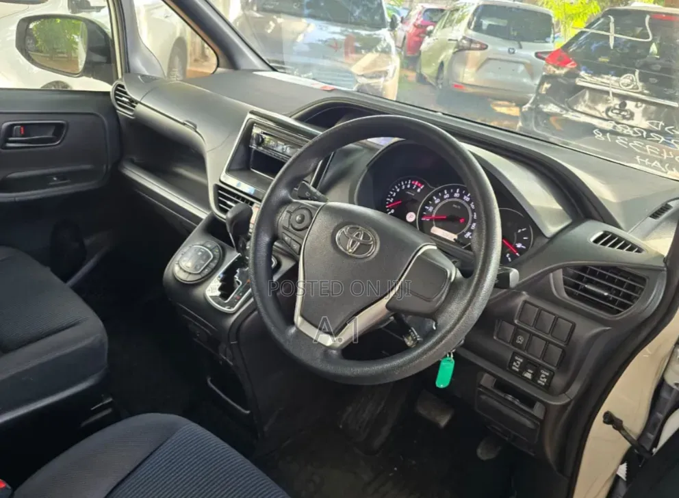 Toyota Voxy 2019 White