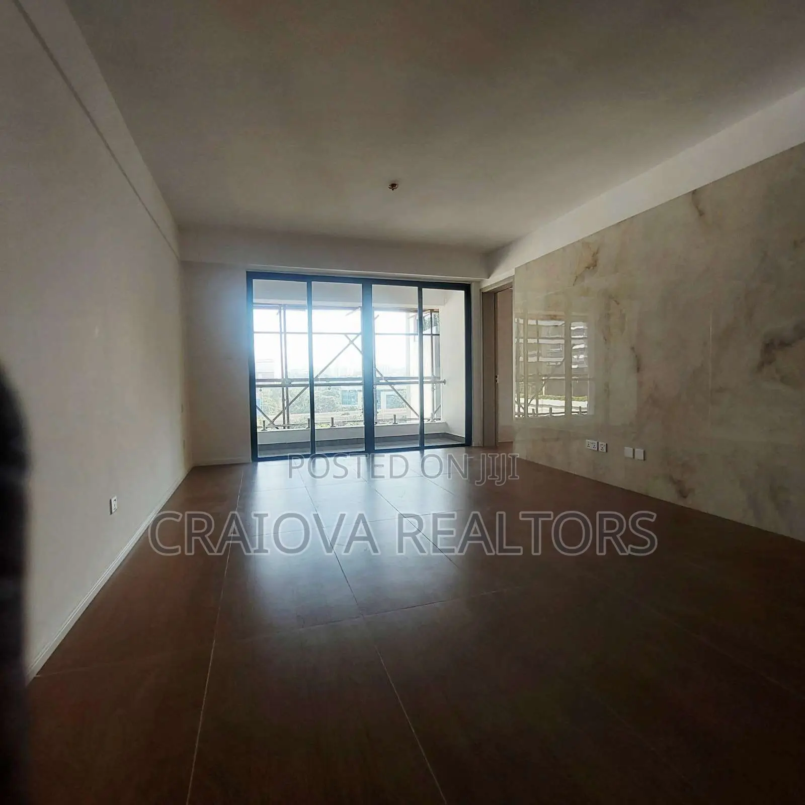 2bdrm Apartment in Grosvenor Residences, Raphta Road Area for sale