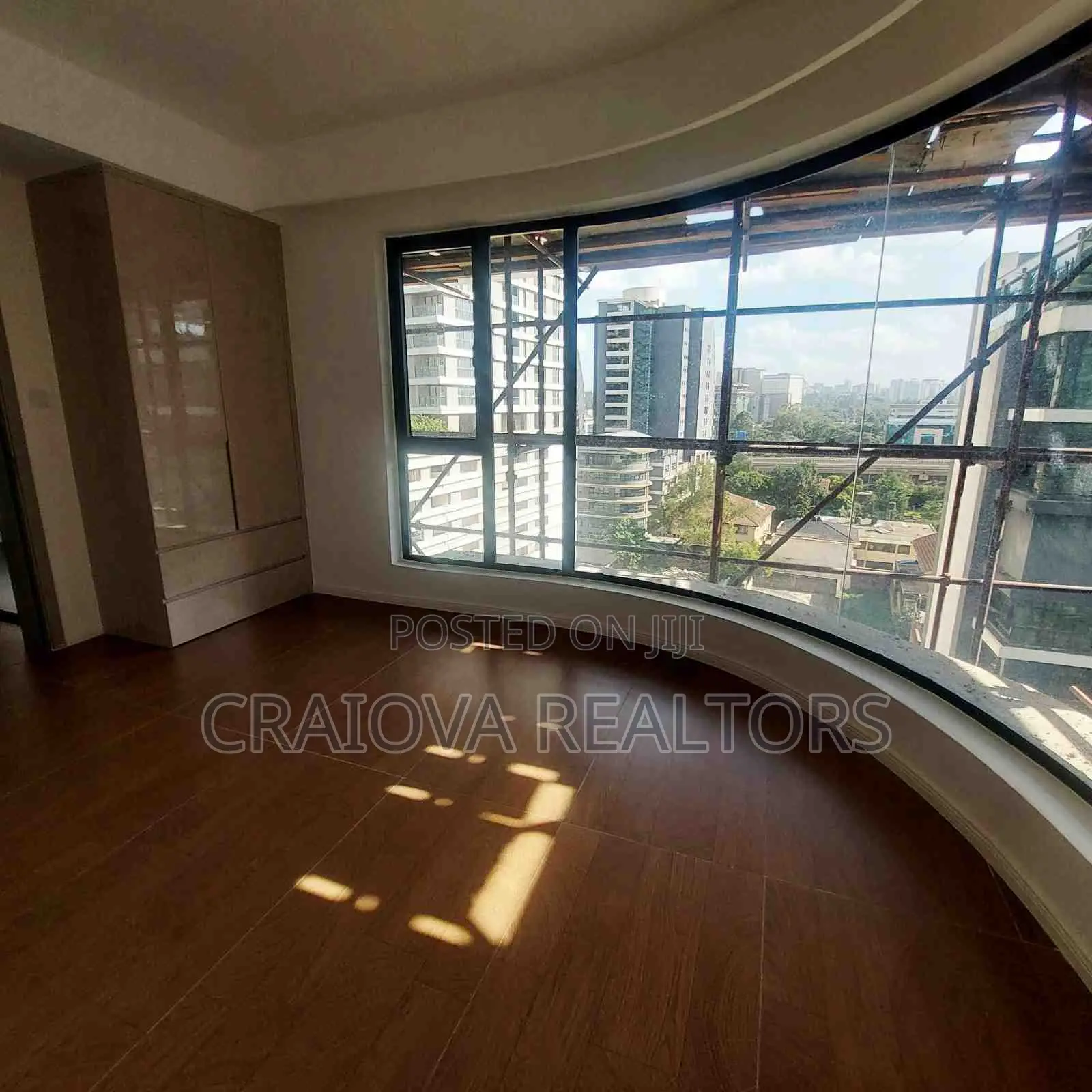 2bdrm Apartment in Grosvenor Residences, Raphta Road Area for sale