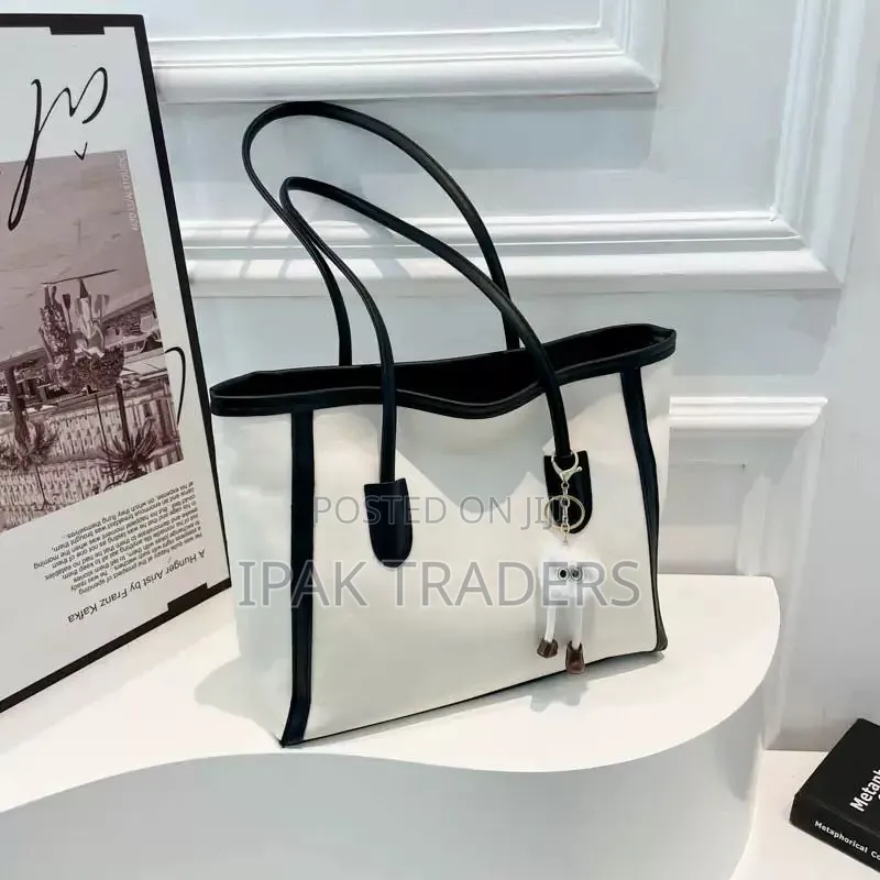 New in *Ladies Underarm Classy Handbag With a Key Doll