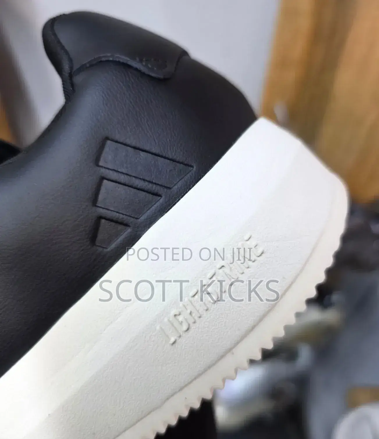 Adidas Acesmash “ Black Lither ”