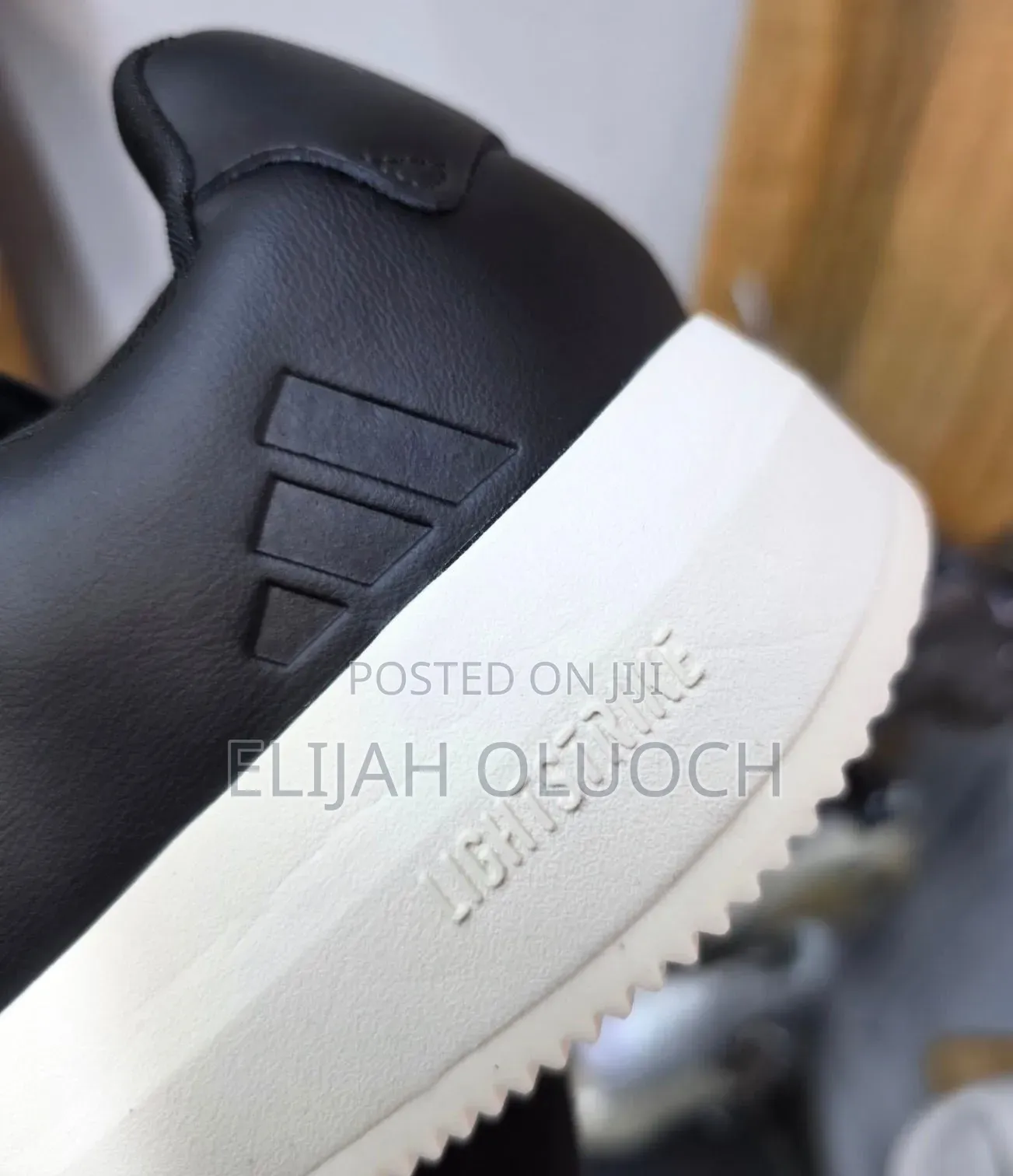 Adidas Acesmash “ Black Lither ”
Quality Leather
Boxed 
Size 39-45