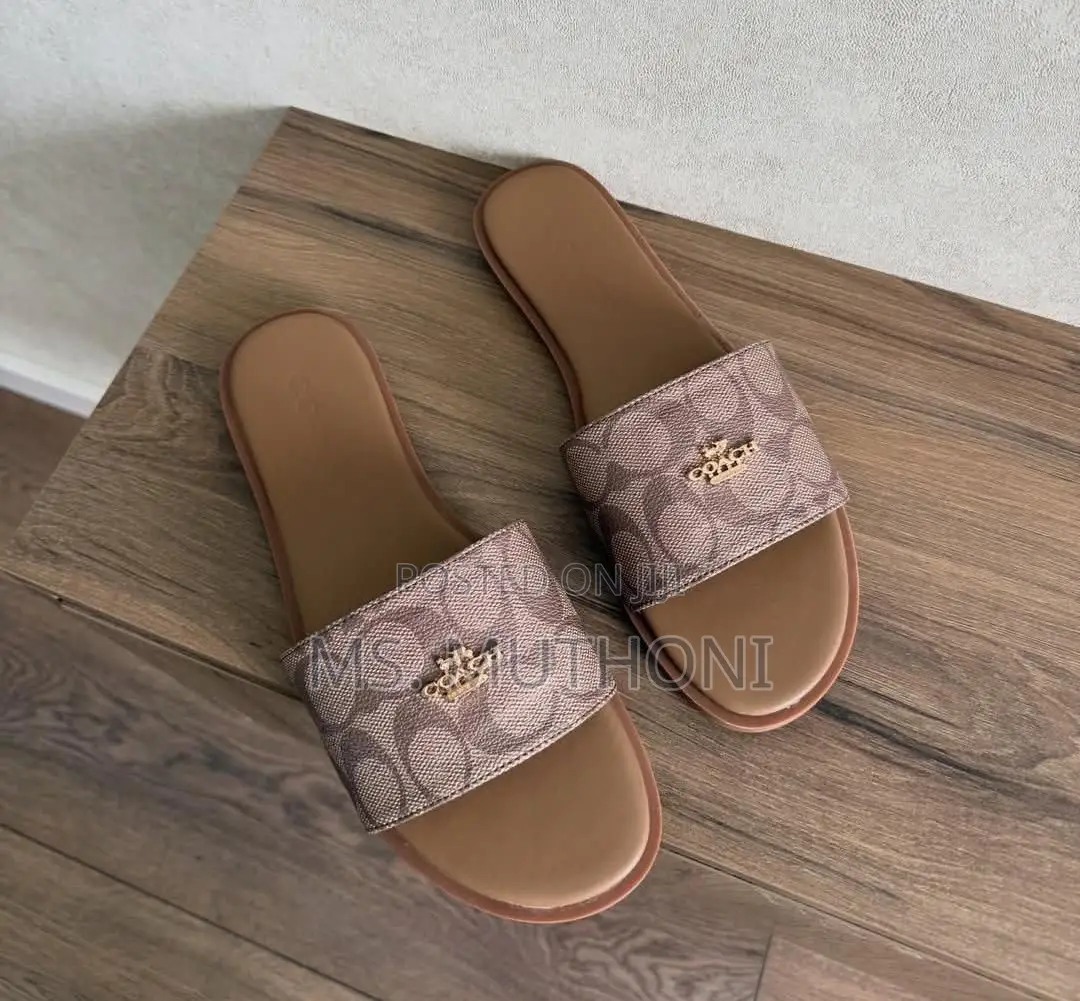 Coach Florence Slides Featuring the Signature Logo Monogram Size 37-42