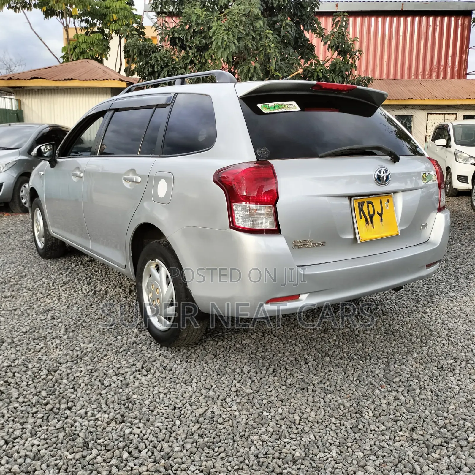 Toyota Corolla Fielder 1.5 Hybrid FWD 2015 Silver