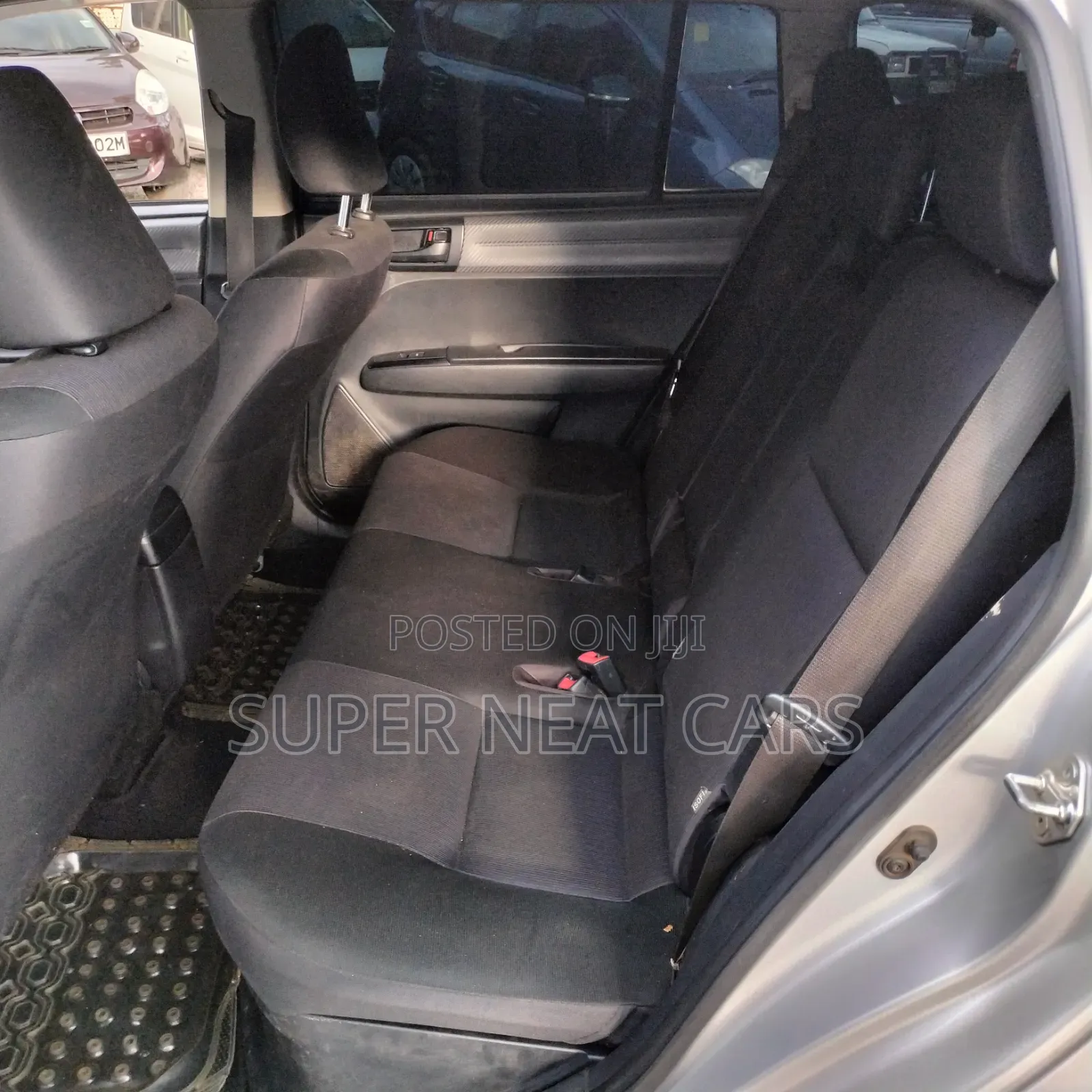 Toyota Corolla Fielder 1.5 Hybrid FWD 2015 Silver