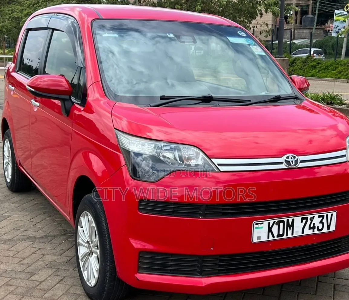Toyota Spade 1.5 2016 Red