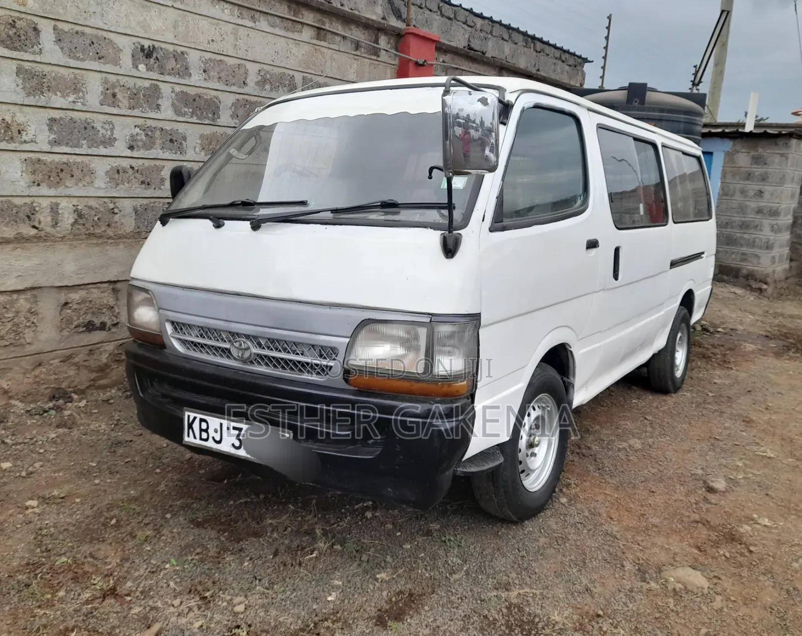 Toyota HiAce 2004 White