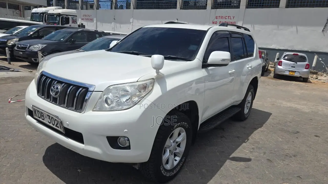 Toyota Land Cruiser Prado 2013 White