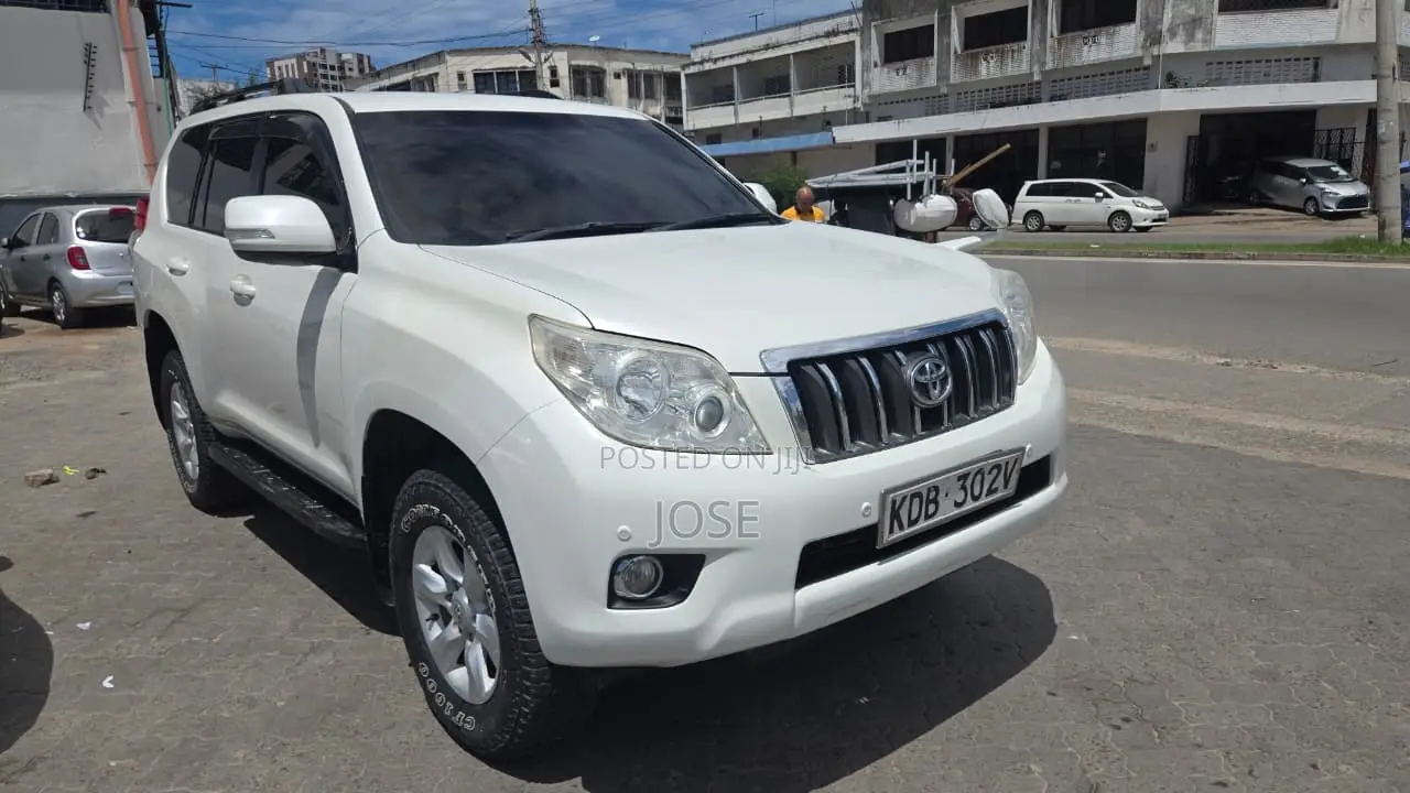 Toyota Land Cruiser Prado 2013 White