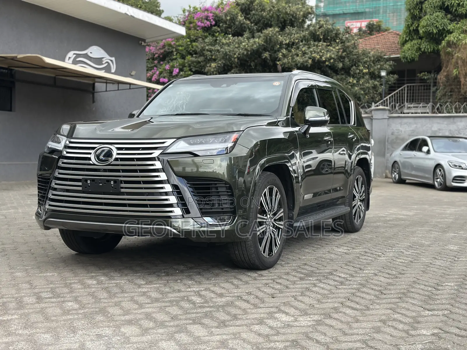 Lexus LX 600 2022 Green