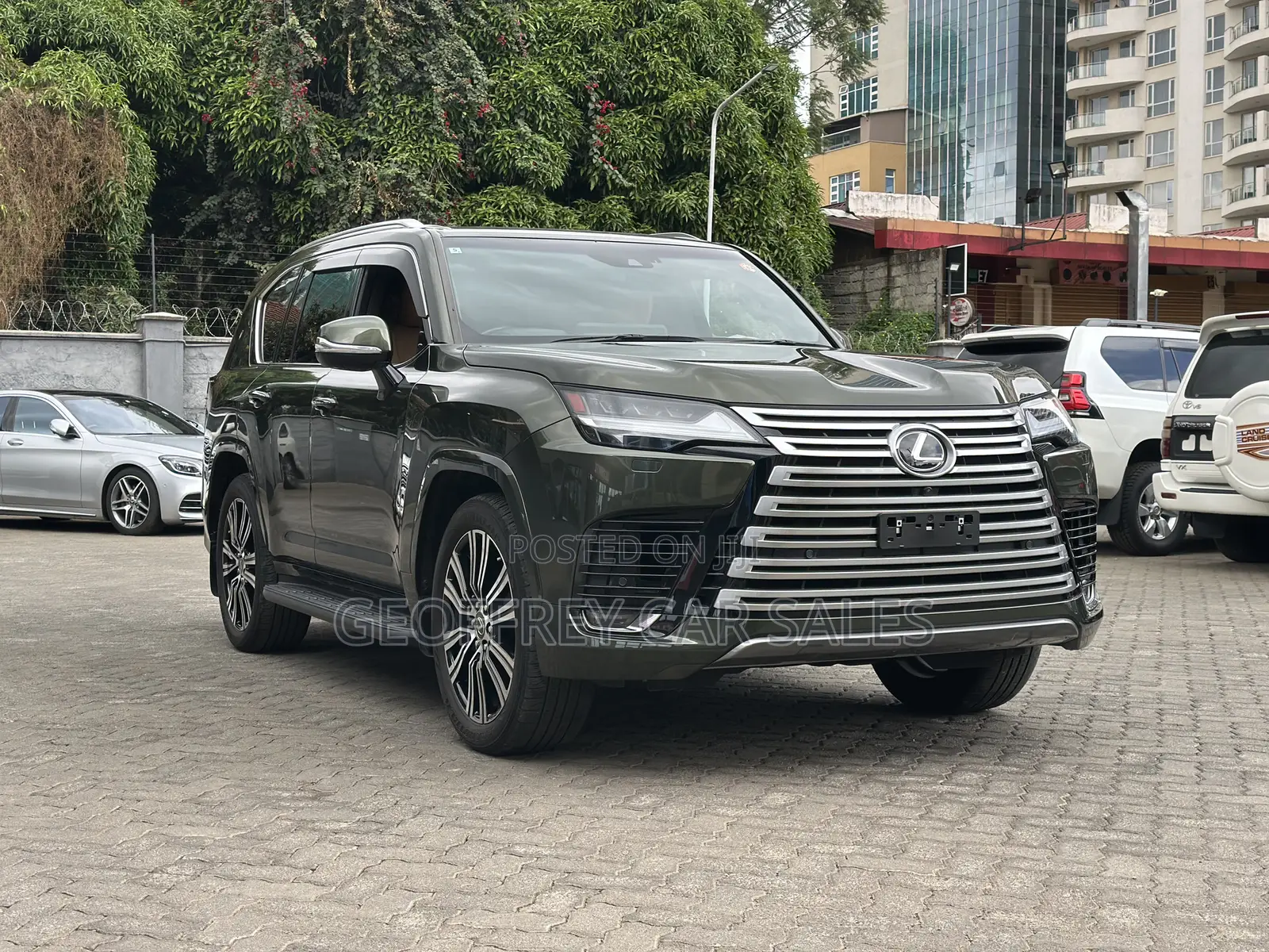 Lexus LX 600 2022 Green