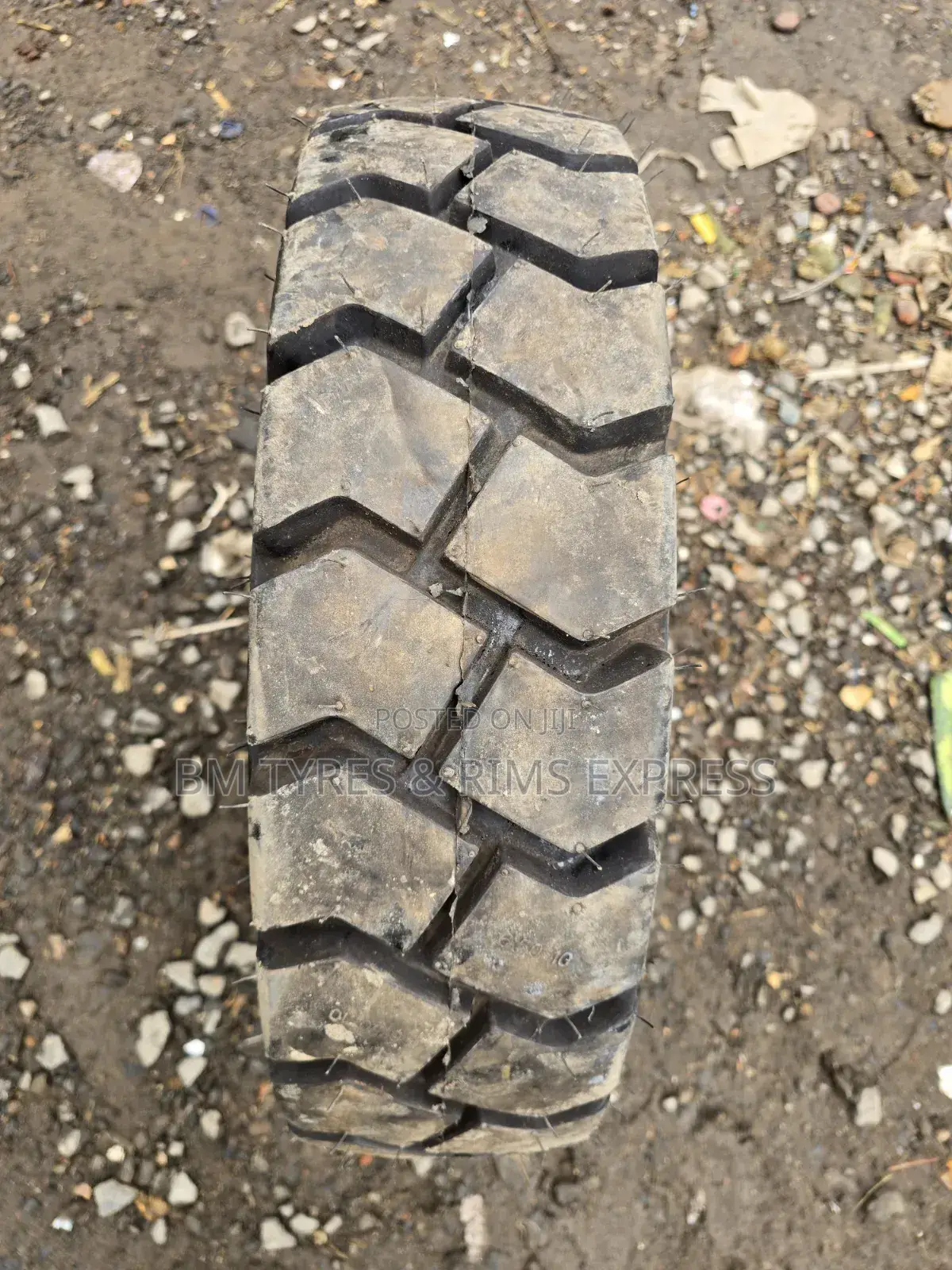 650 - 12 Armour Tires (Folklift)