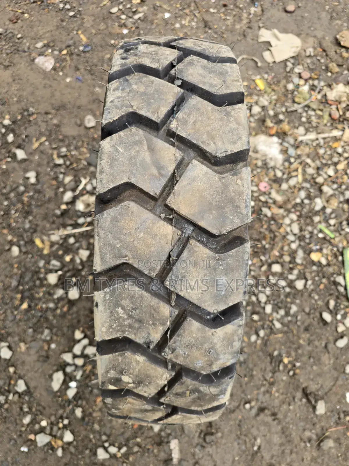 650 - 12 Armour Tires (Folklift)
