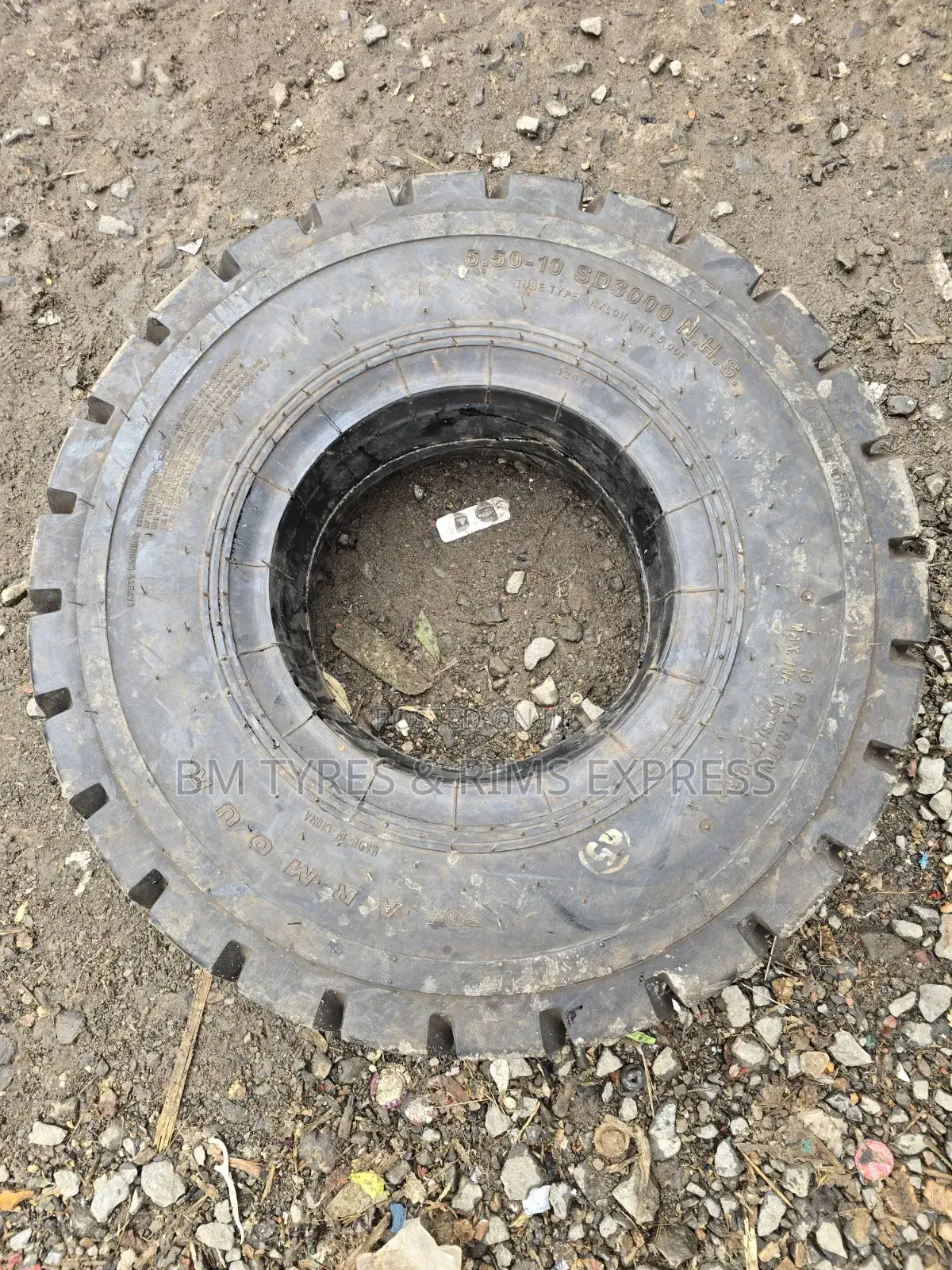 650 - 12 Armour Tires (Folklift)