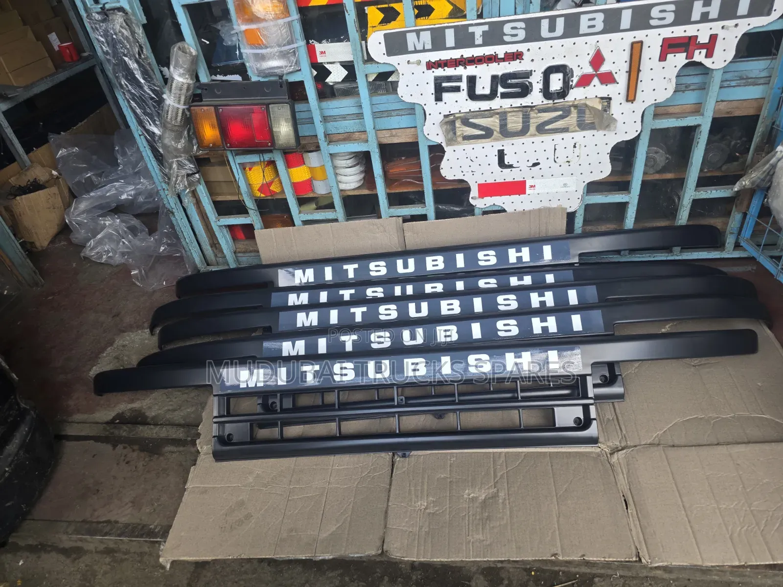 Mitsubishi Fh 215 Front Grille