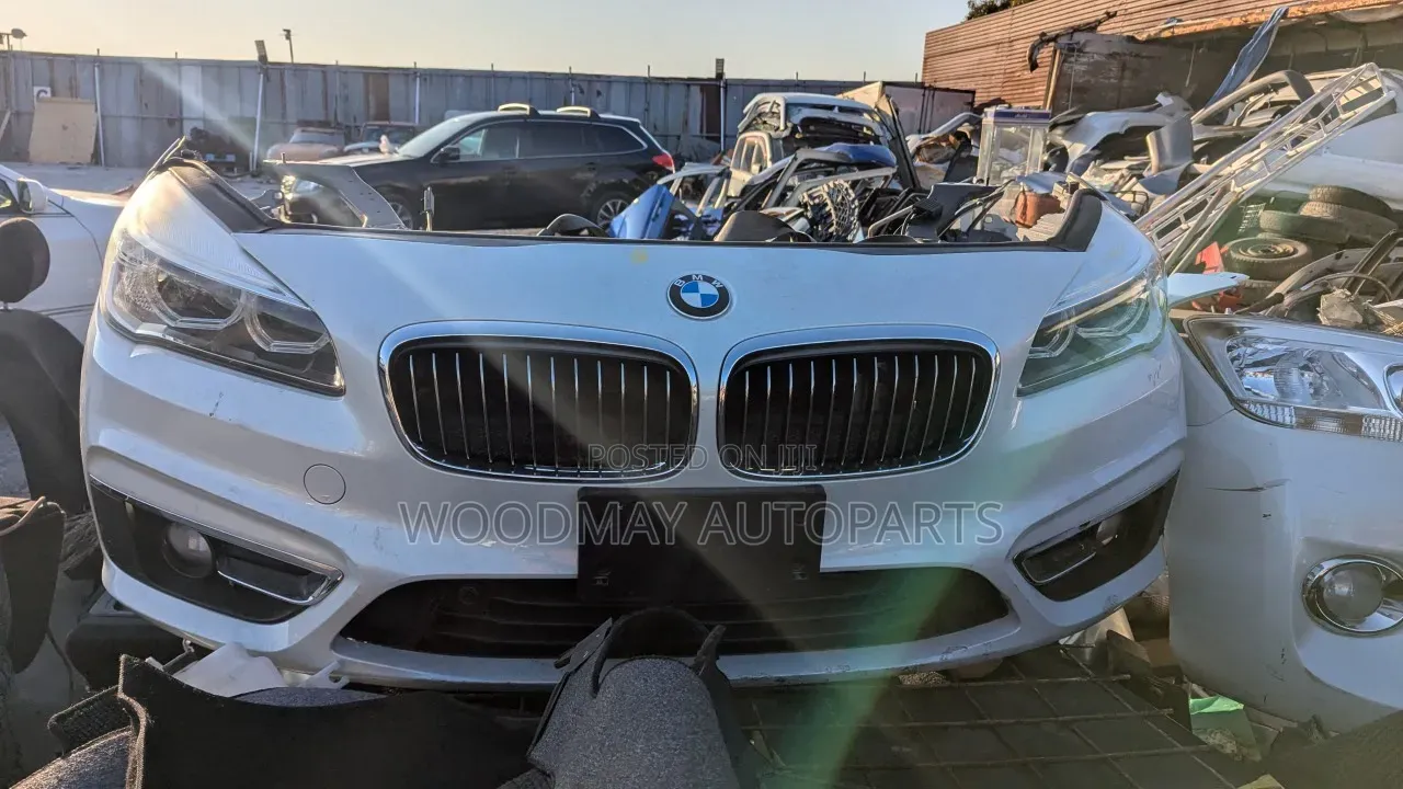 BMW 216 I Nosecut 2015