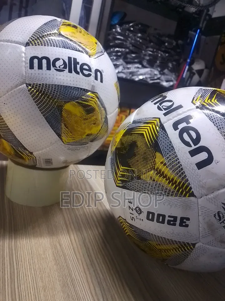 Speedster Molten Size 5 Football