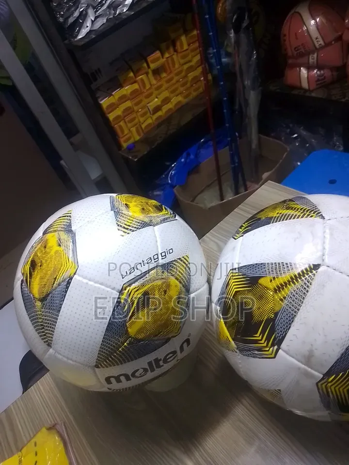Speedster Molten Size 5 Football