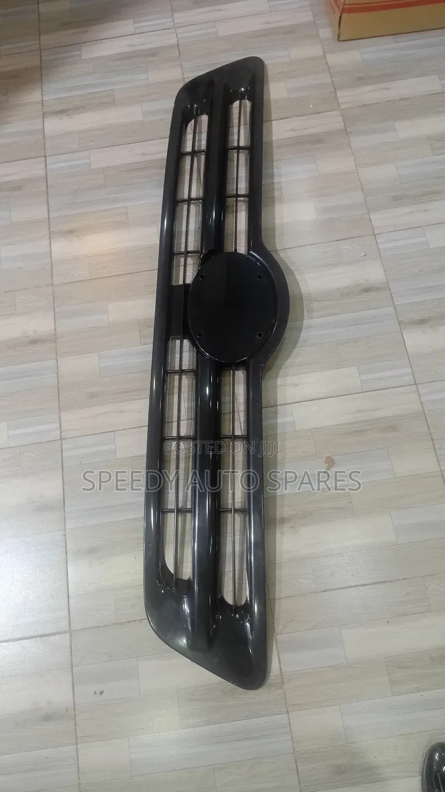 Grille Hino 500
