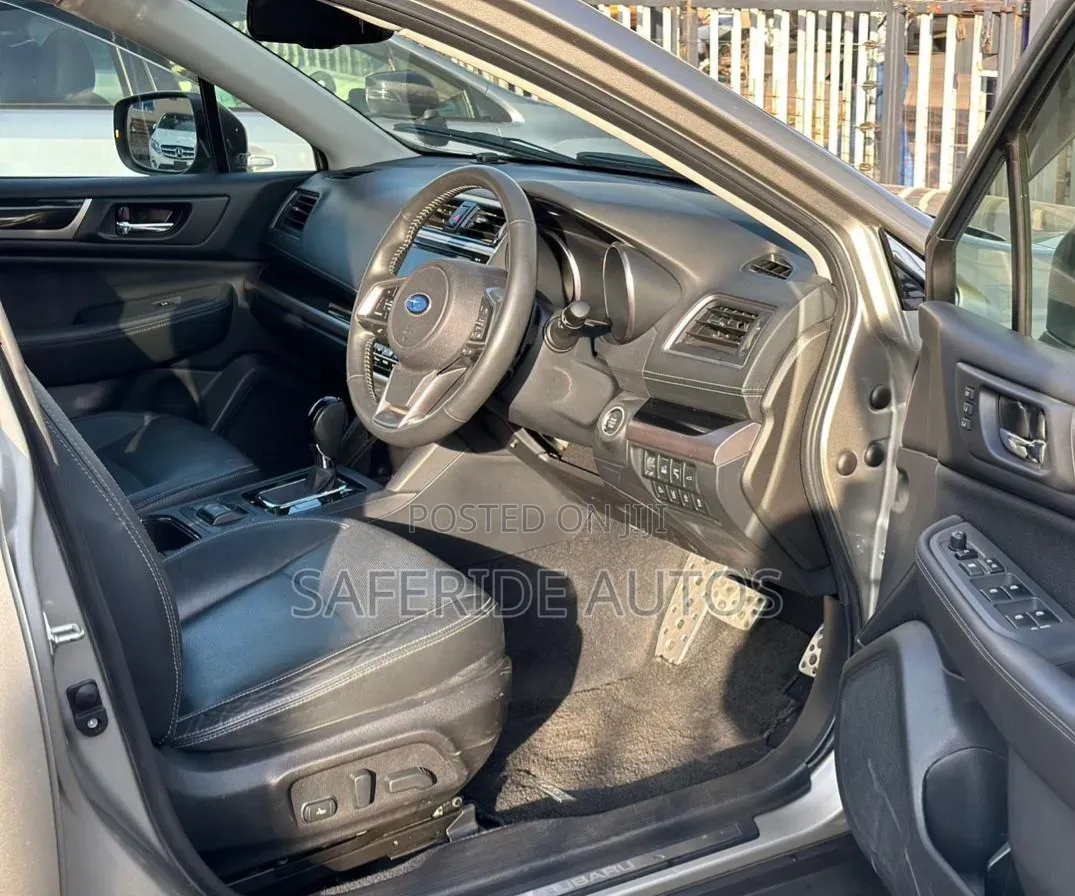 Subaru Outback 2019 Gold