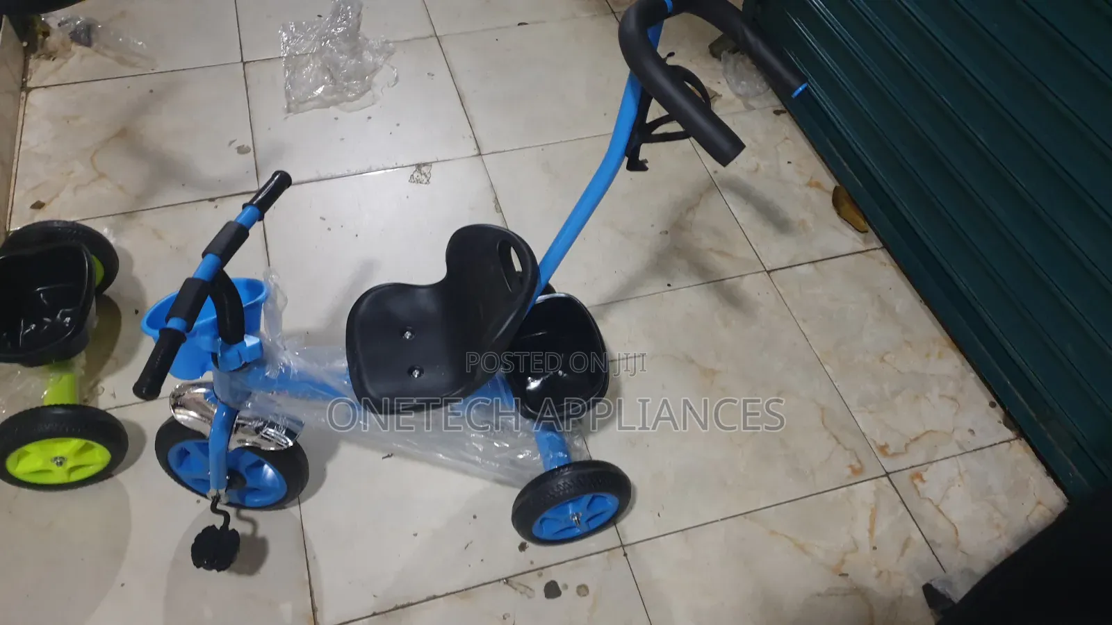 Tricycle. 2-in-1 Multifunctional Tricycle With Pusher