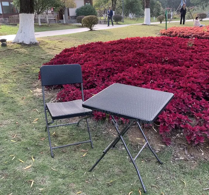 Plastic Table: Portable Plastic Rattan Style Square Foldable Table
