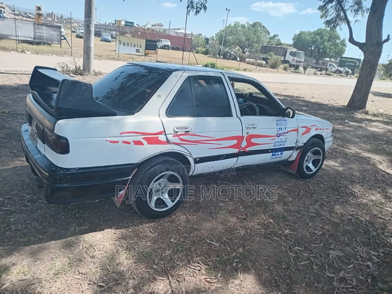 Nissan Sunny 1995 White