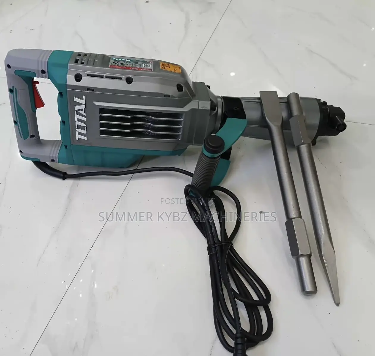 Total Demolition Breaker 1700w / Jack Hammer