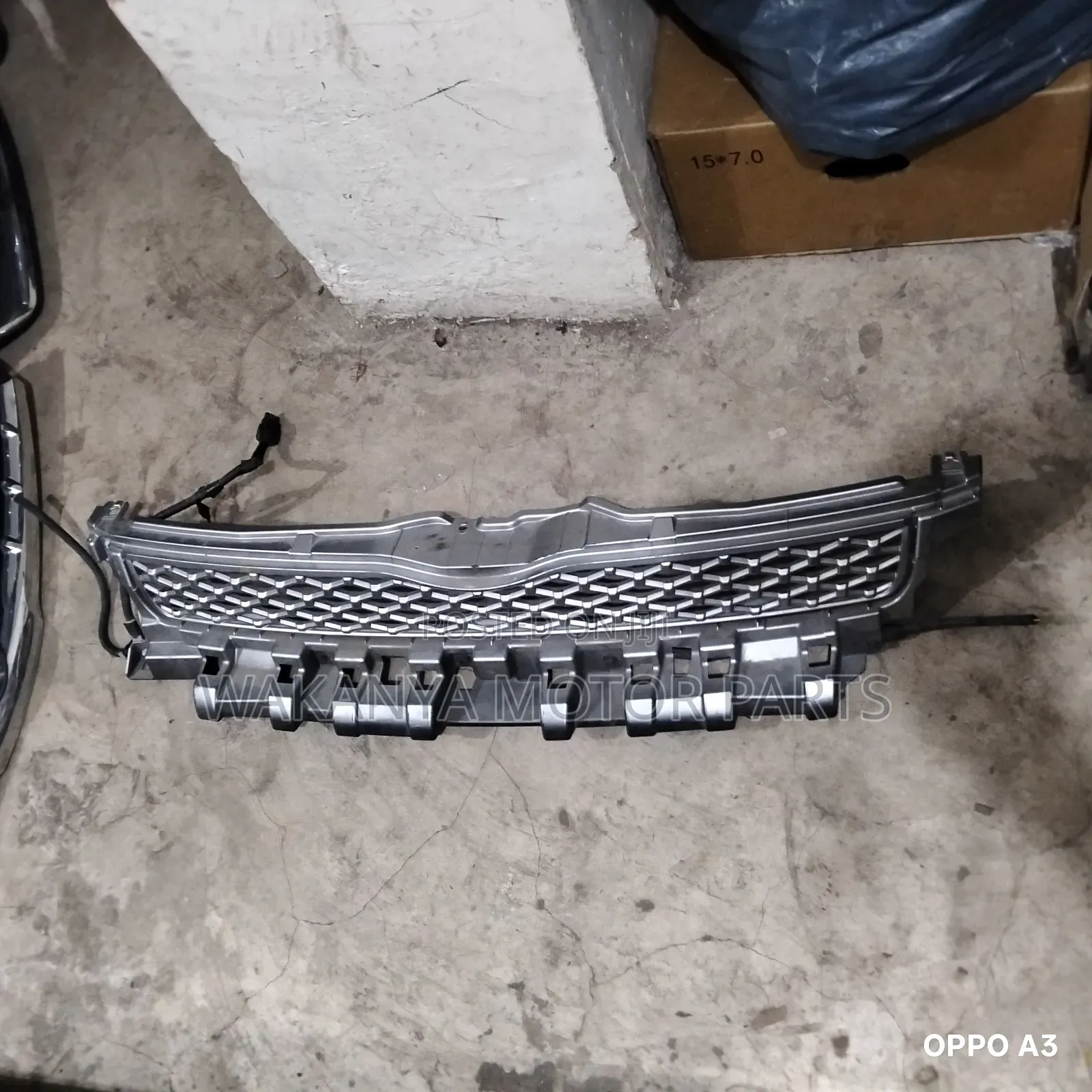 Toyota Voxy Model 2010/2012 Grille, Clean Original Ex Japan