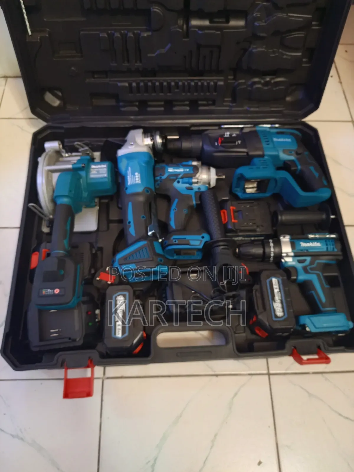 Makita 5 in 1 Cordless Power Tools Combo Kit in a Carrying Case.