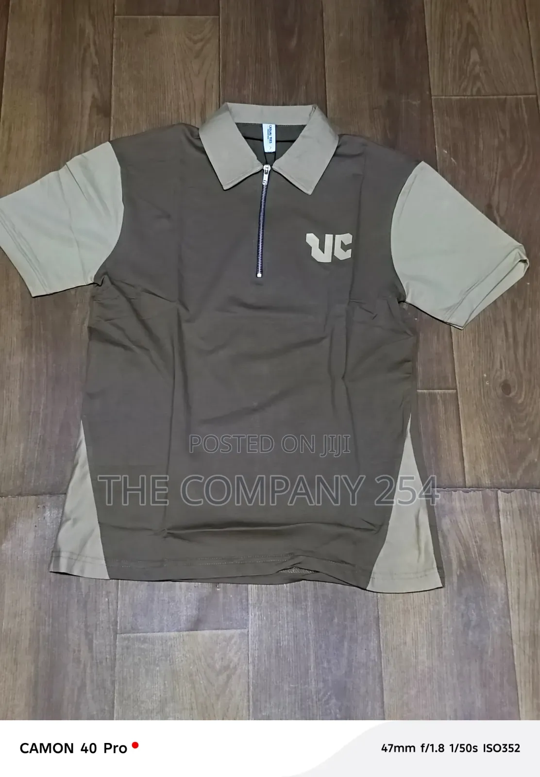 Quality Casual Collar Zipper Short Sleeved Shirts Available