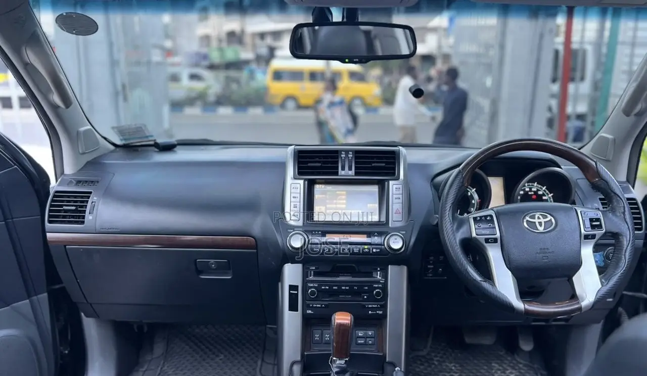 Toyota Land Cruiser Prado 2010 Black