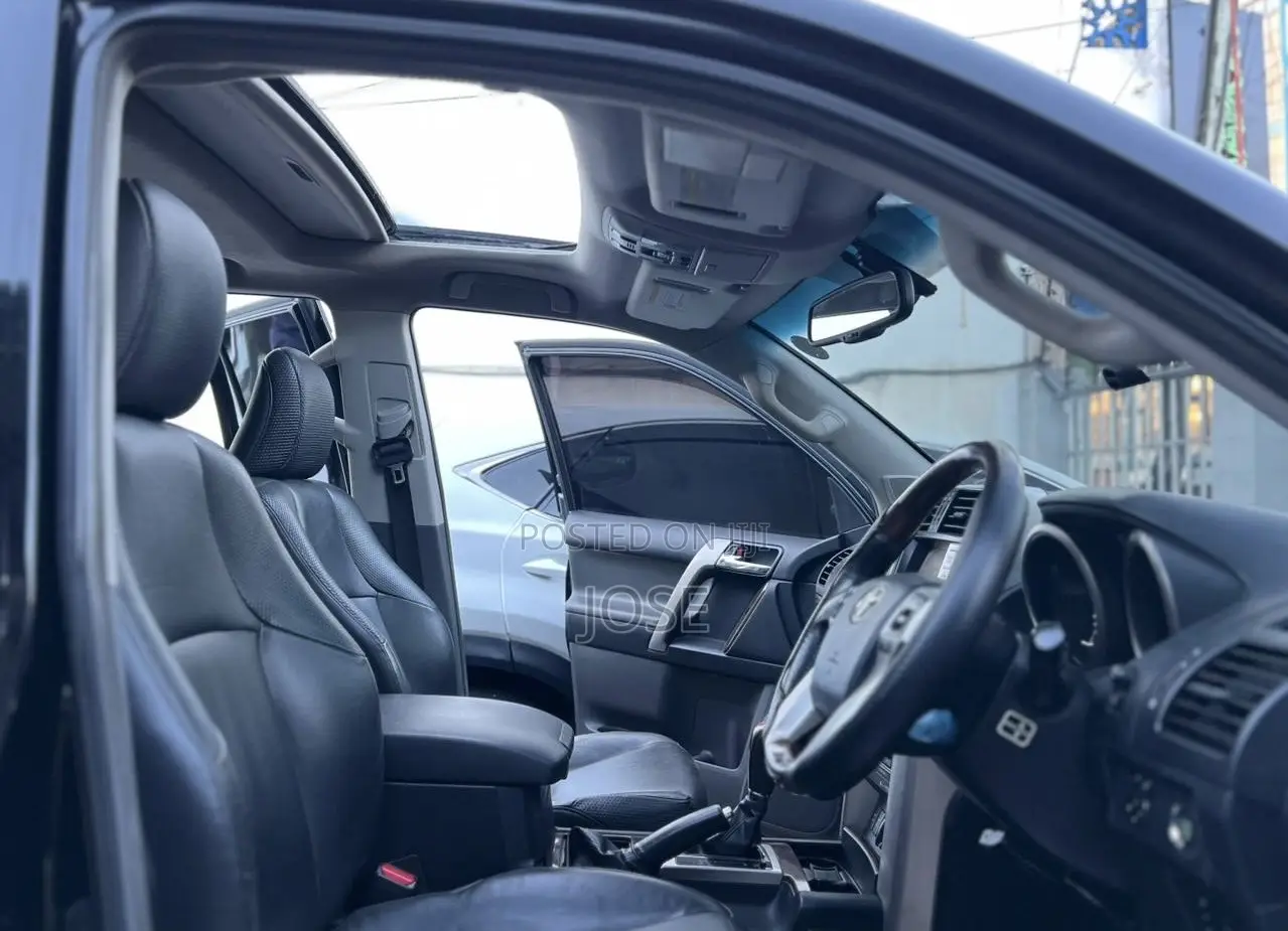 Toyota Land Cruiser Prado 2010 Black