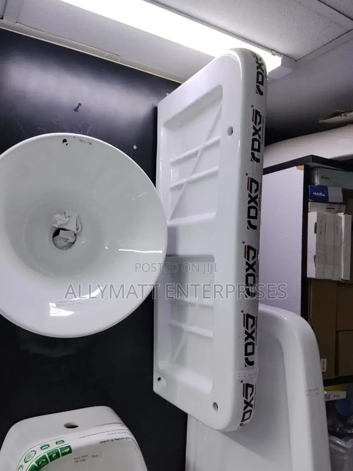 Urinal Divinder