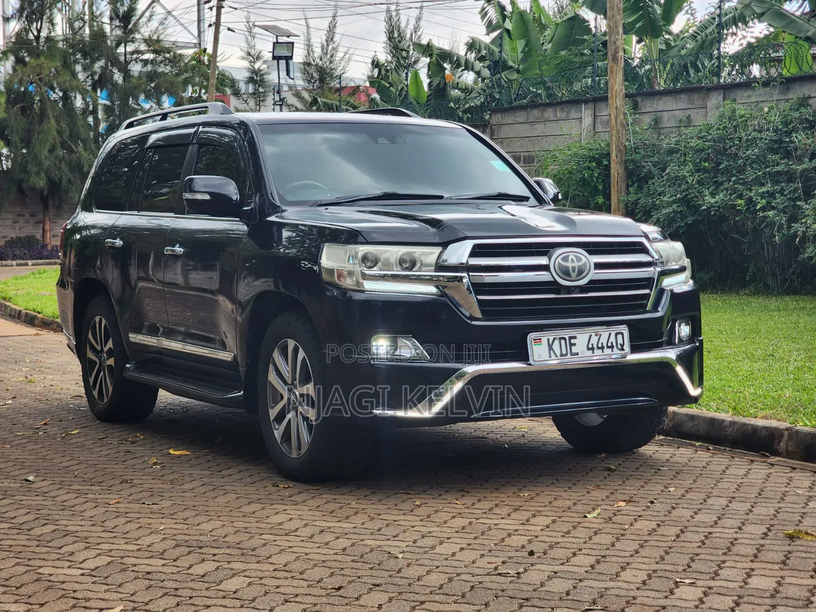 Toyota Land Cruiser 4.6 V8 ZX 2016 Black