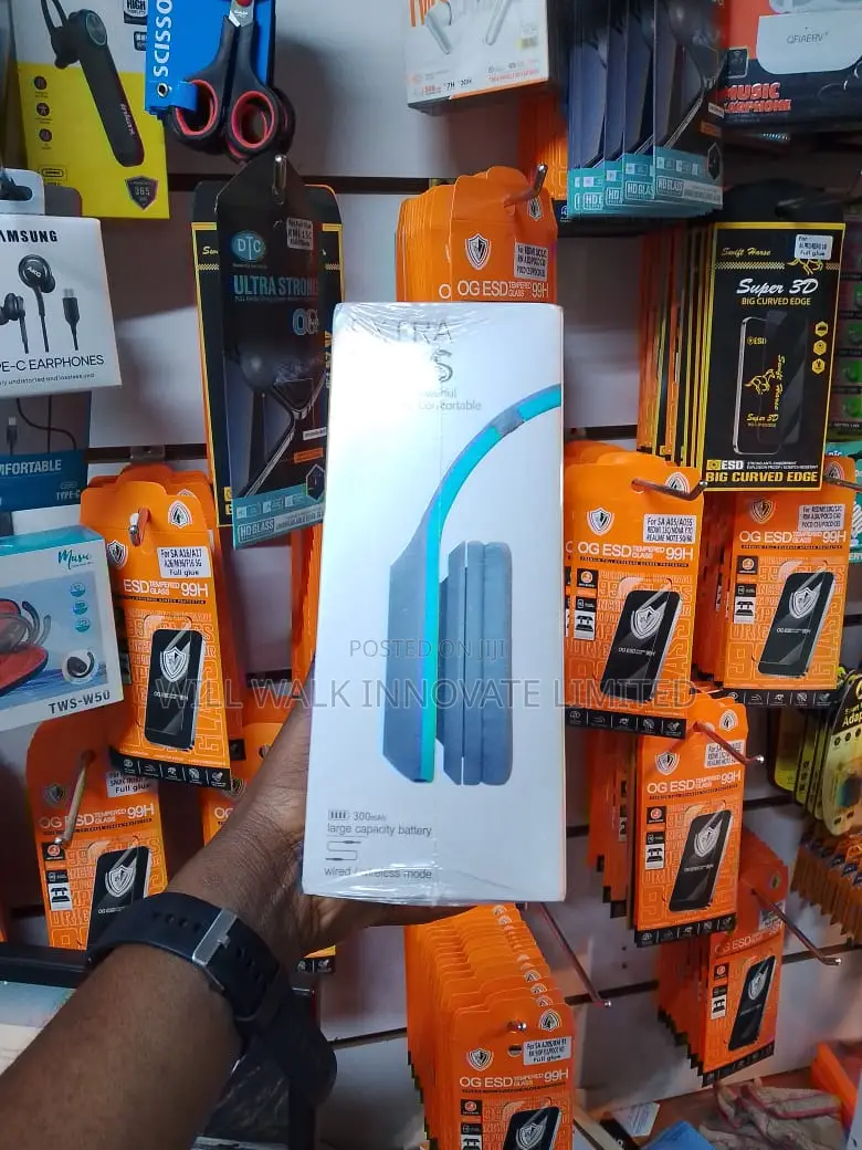 Celebrat A18 Wireless Bluetooth Headset – Extra Bass (Brand New)