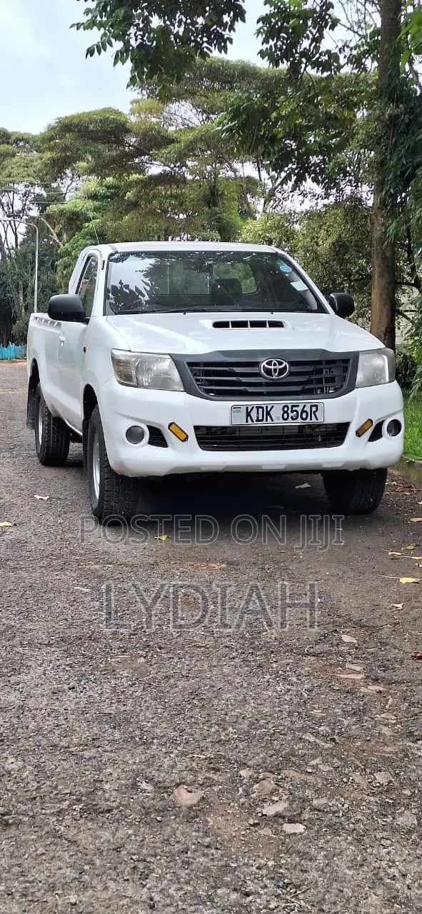 Toyota Hilux 2015 White