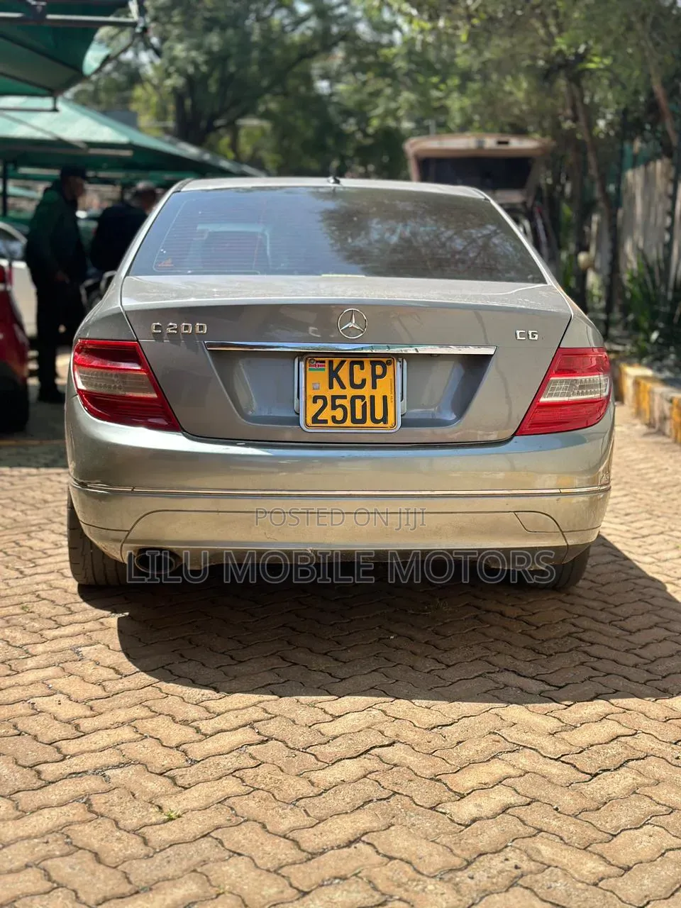 Mercedes-Benz C200 2010 Gray