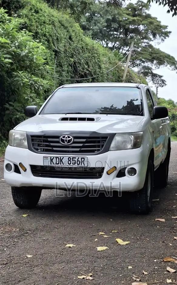 Toyota Hilux 2015 White