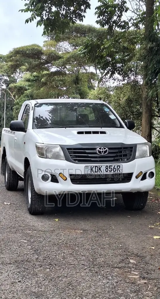 Toyota Hilux 2015 White