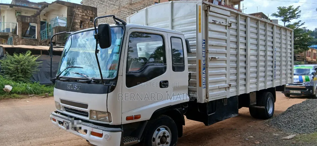 Isuzu FRR 33 Very Clean Unit