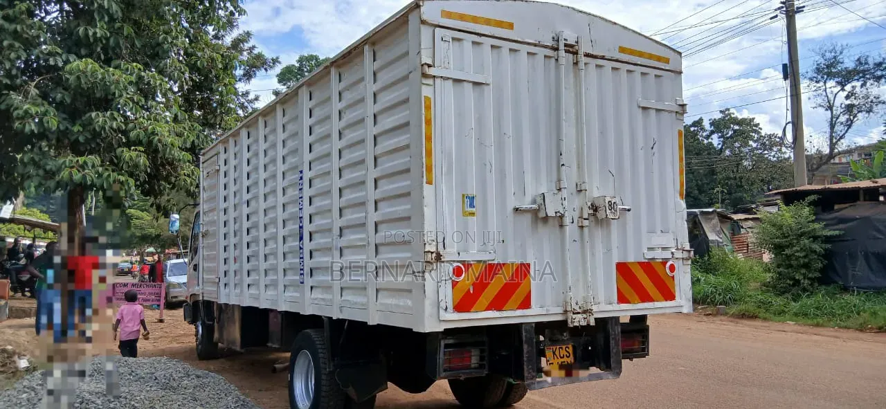 Isuzu FRR 33 Very Clean Unit