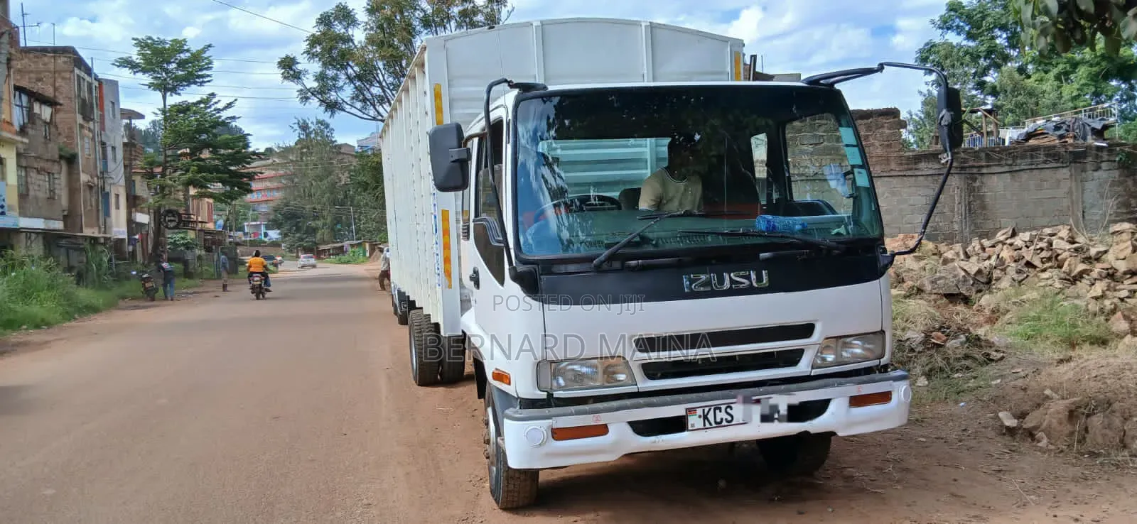 Isuzu FRR 33 Very Clean Unit