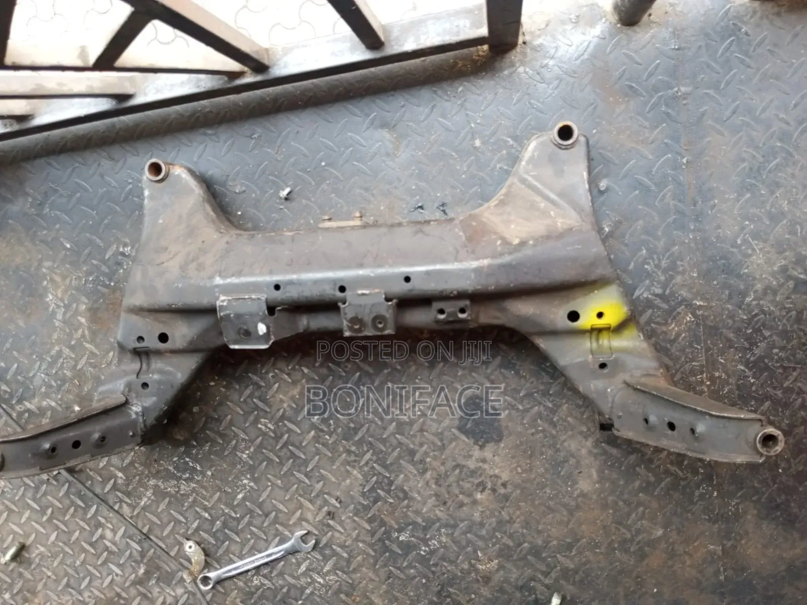 Crossmember Nissan B15