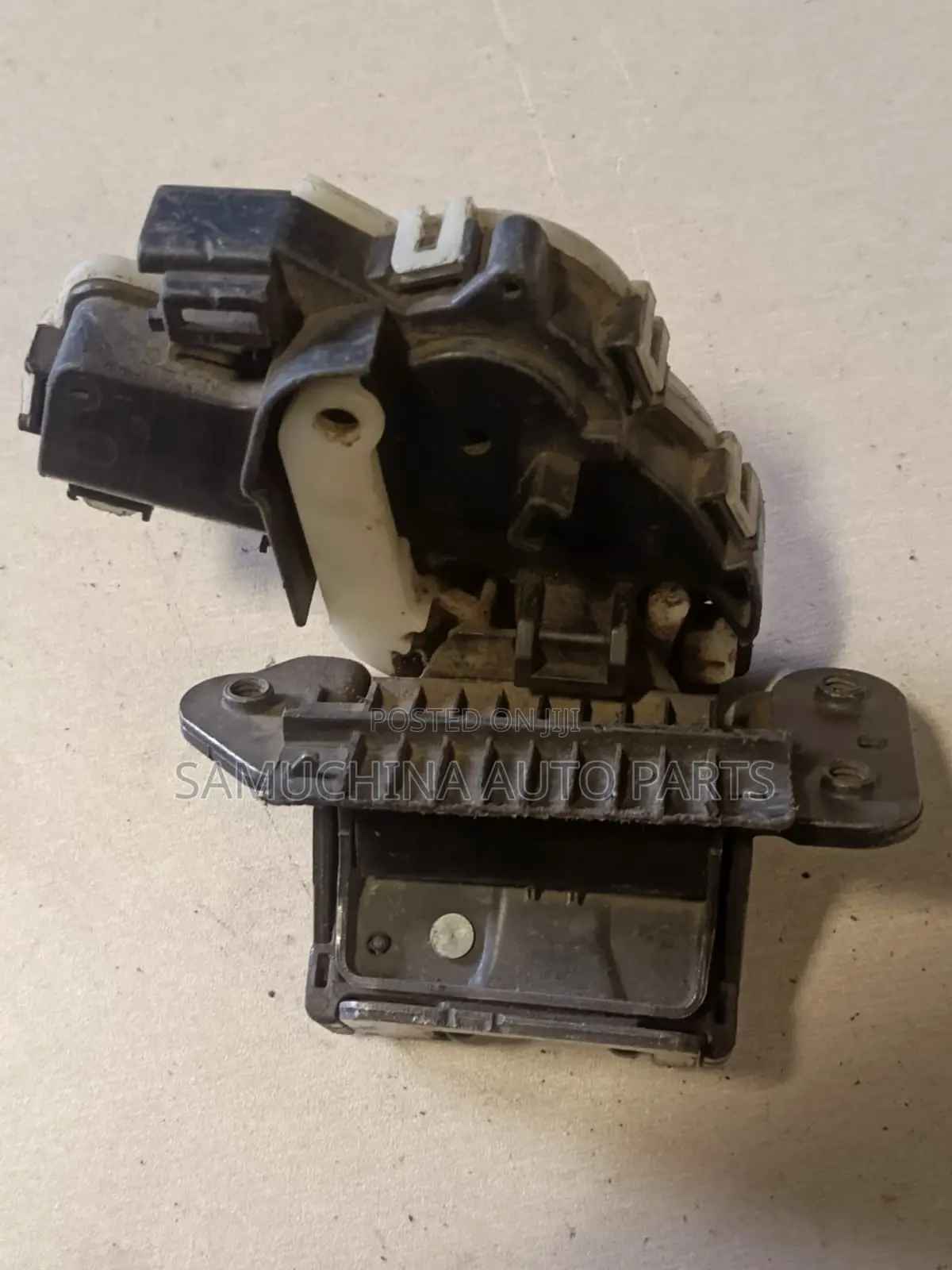 Boot Lock Mazda Demio De3