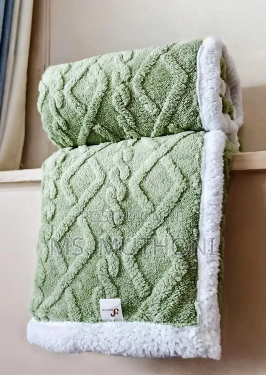 Textured, Diamond-Patterned Cable Knit Design Throw Blankets