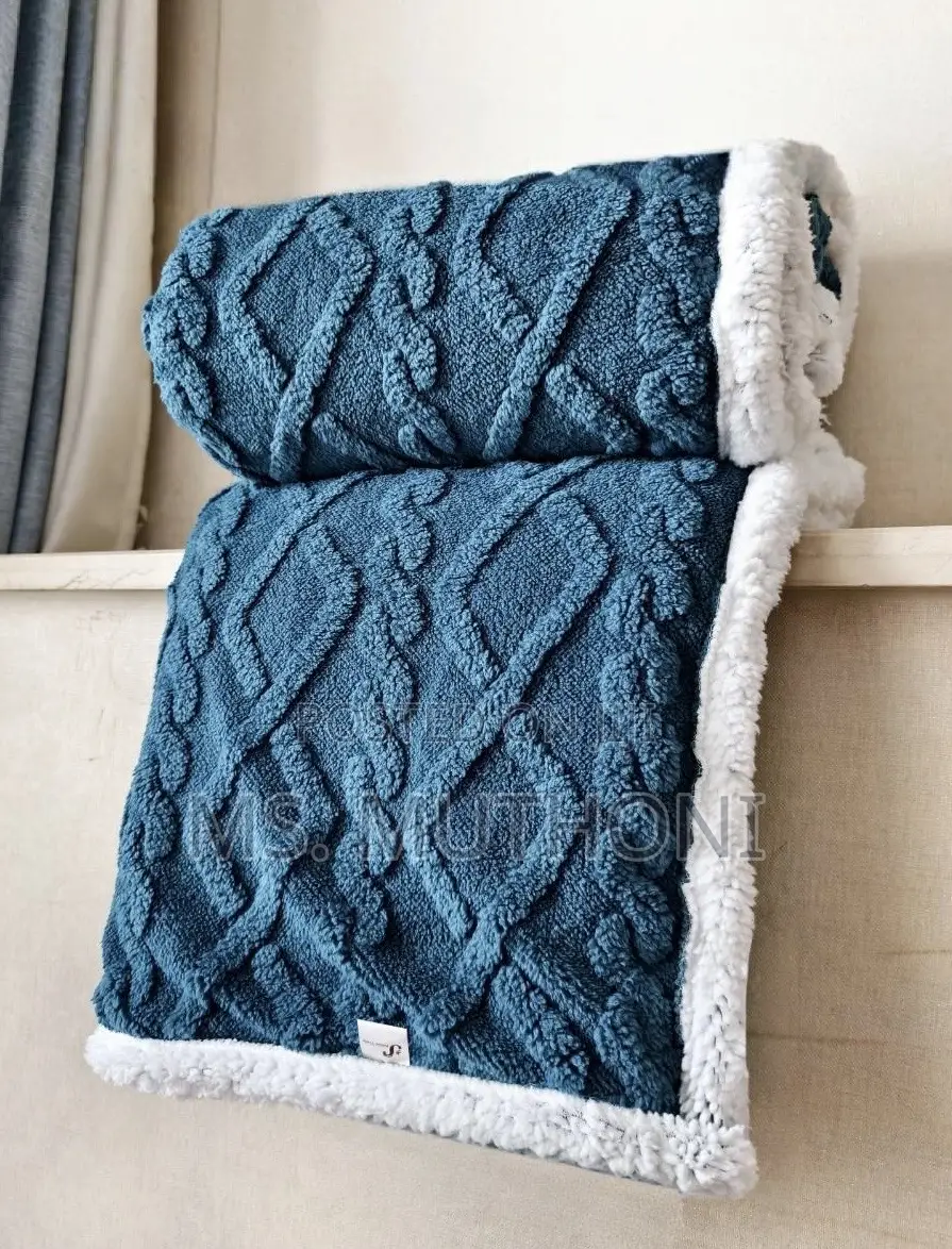Textured, Diamond-Patterned Cable Knit Design Throw Blankets