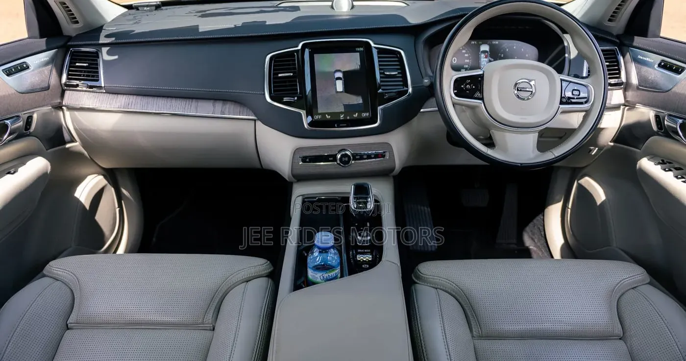 Volvo XC90 T5 Momentum 7 Passenger FWD 2020 White