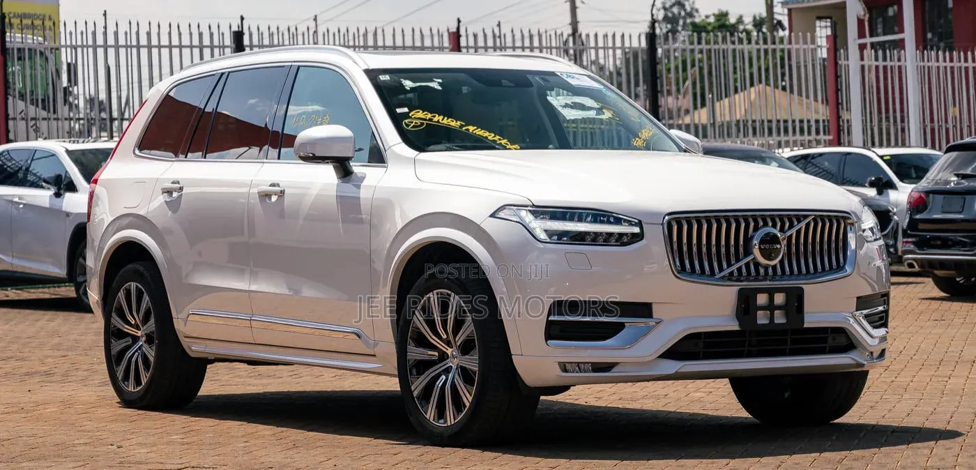 Volvo XC90 T5 Momentum 7 Passenger FWD 2020 White